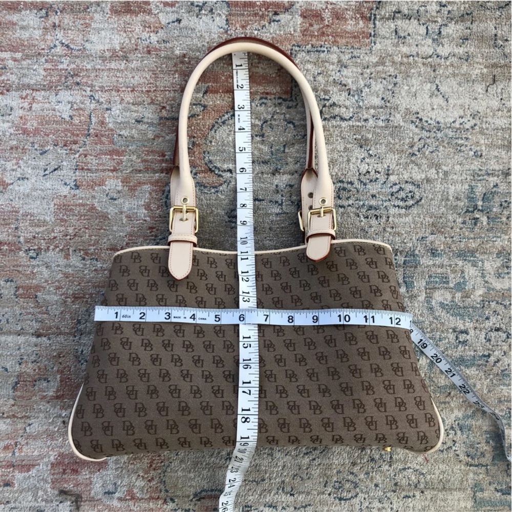 Vintage Dooney & Bourke monogram handbag | accessories included! - Picture 13 of 16